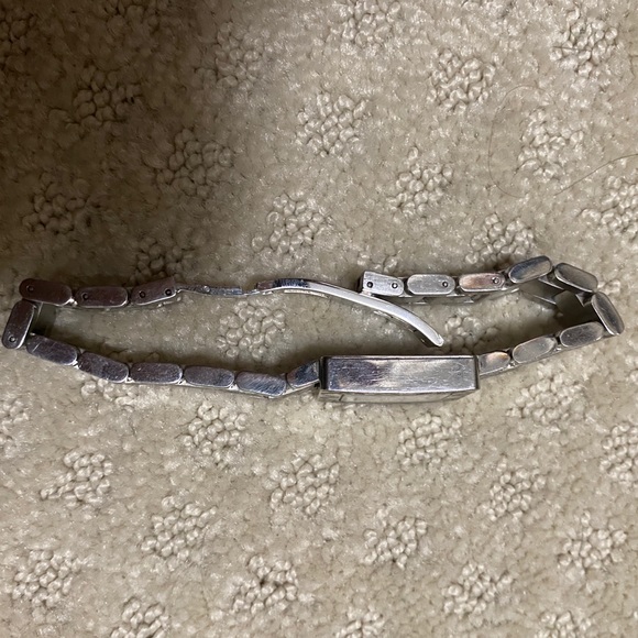 Authentic Burberry Swiss Quartz Watch - Picture 7 of 14